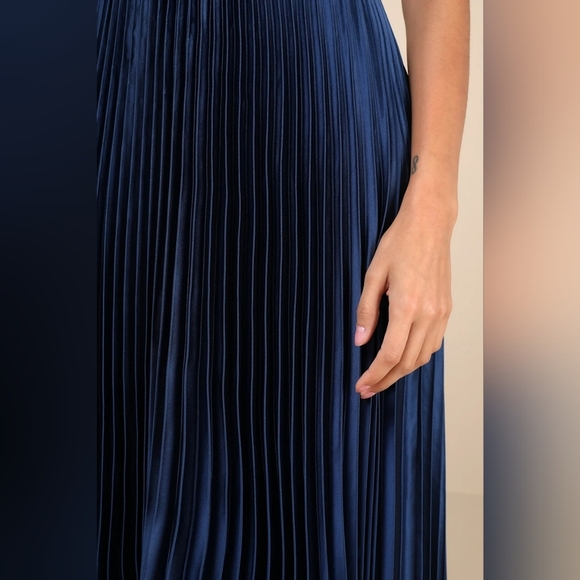 Lulus Perfected Elegance Navy Blue Satin Pleated Strapless Maxi Dress M Wedding - Picture 4 of 9